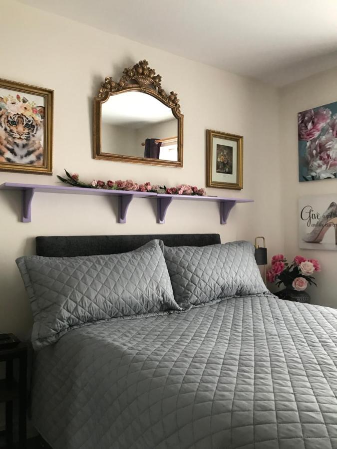 The Glam Cave Apartamento Bushbury Exterior foto